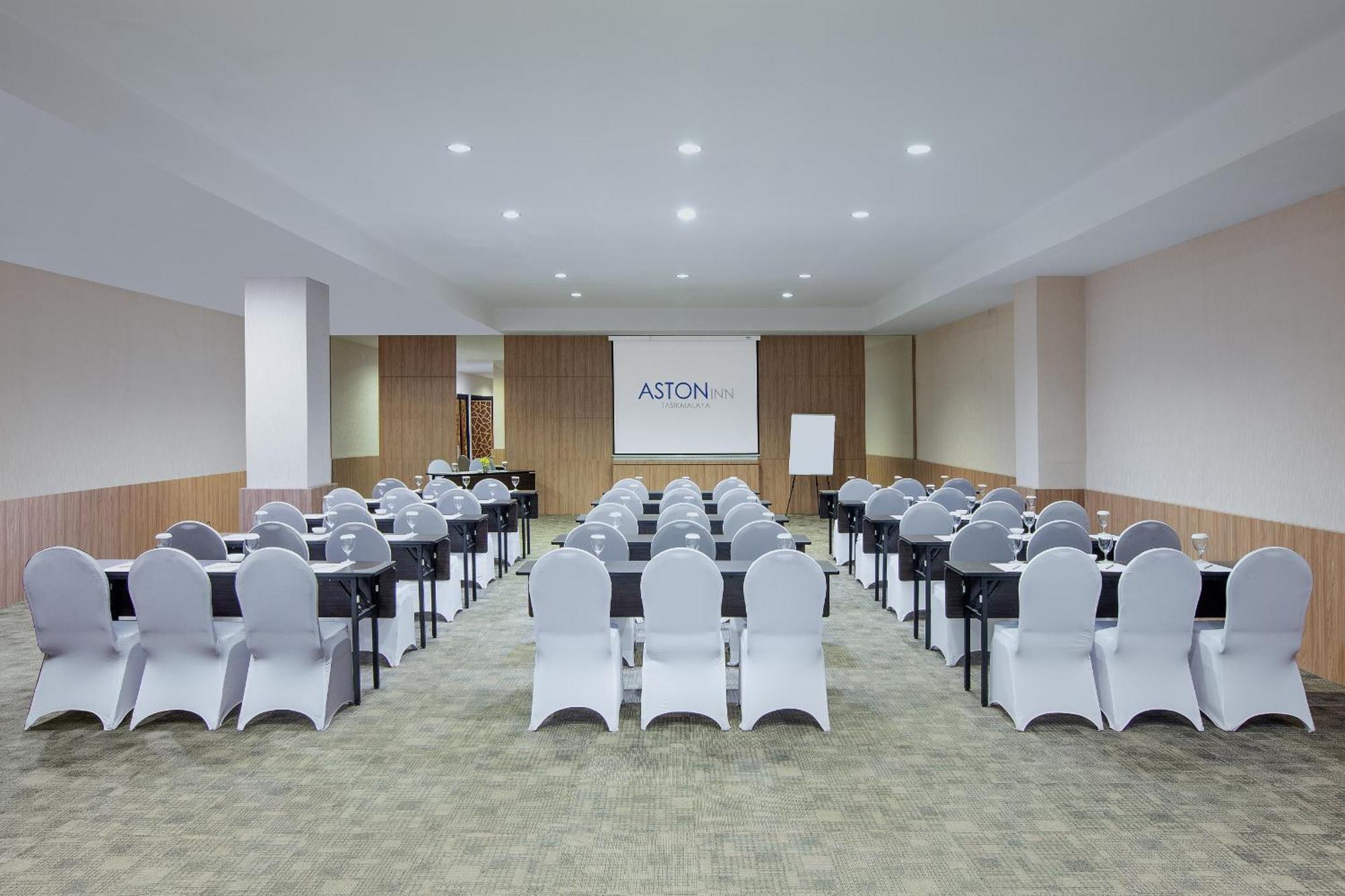 Aston Inn Tasikmalaya Esterno foto